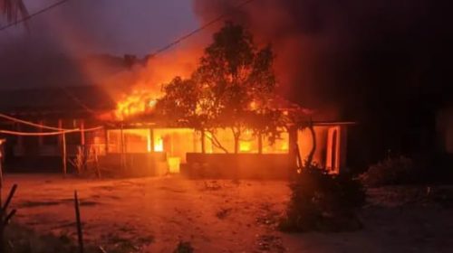 সাঘাটায় শিবির নেতা হত্যার ঘটনায় অভিযুক্তদের বাড়িতে আগুন, আটক ১