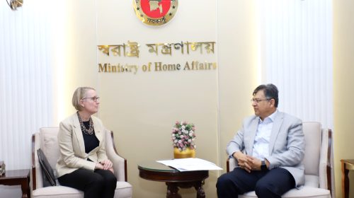 স্বরাষ্ট্রমন্ত্রীর সঙ্গে যুক্তরাজ্যের হাইকমিশনারের বৈঠক, নিরাপত্তা ও অভিবাসন নিয়ে আলোচনা
