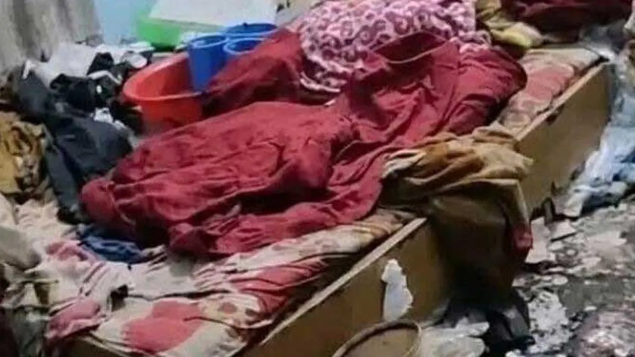 মিরপুরে বৃদ্ধার পচাগলা মরদেহ উদ্ধার, তদন্তের নির্দেশ জনপ্রশাসনের