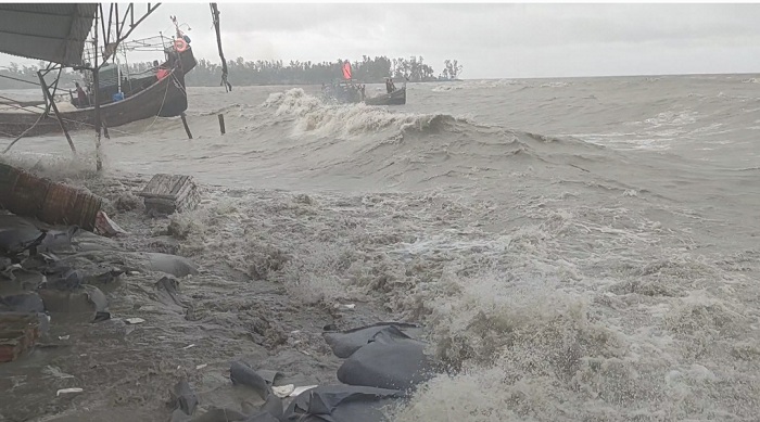 ৭ জেলায় ঝোড়ো হাওয়া ও বজ্রবৃষ্টির পূর্বাভাস, নদীবন্দরে সতর্কতা