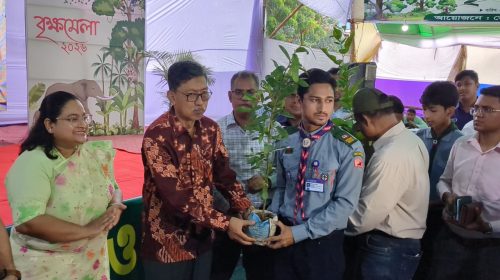 পরিবেশ রক্ষায় রাঙামাটিতে বৃক্ষরোপণ অভিযান ও চারা বিতরণ