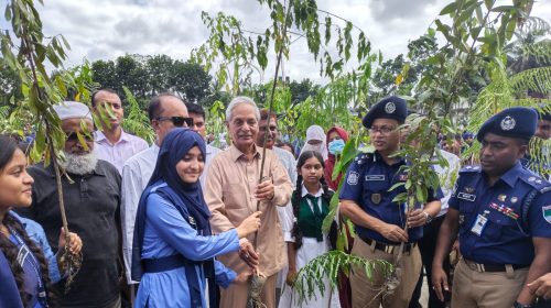 মাগুরায় ১০ হাজার বৃক্ষরোপণ কর্মসূচির উদ্বোধন করলেন সংস্কৃতি মন্ত্রী নিতাই রায় চৌধুরী