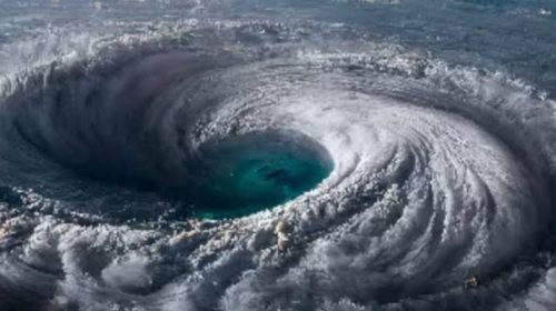 মৌসুমি নিম্নচাপে উত্তাল সাগর, সমুদ্রবন্দরে ৩ নম্বর সতর্কসংকেত বহাল